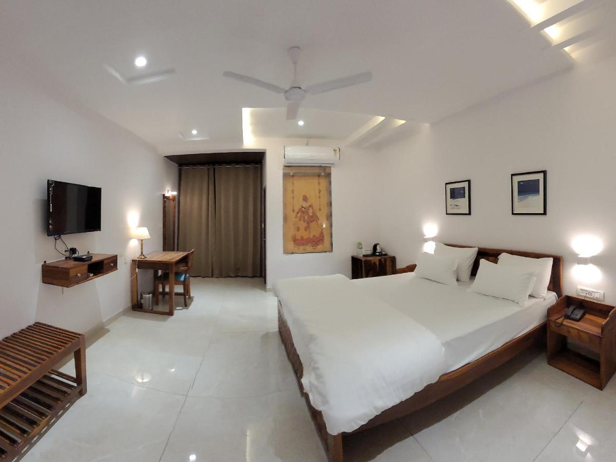 Aura Gold Resort Udaipur Exterior photo